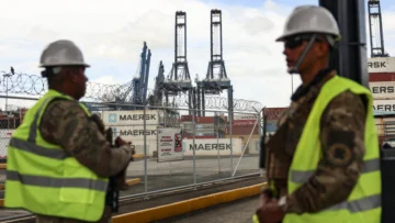 Panamá asume puertos determinantes del Canal en medio de tensiones entre EE. UU. y China Panamá asume puertos determinantes del Canal en medio de tensiones entre EE. UU. y China