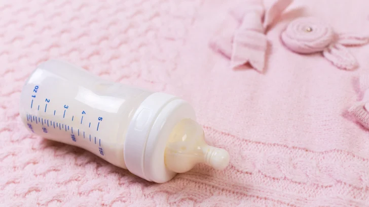 Alerta por contaminación en fórmulas infantiles causa temor en padres