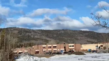 Mueren al menos 9 personas en un tiroteo en una escuela y una casa en el oeste de Canadá