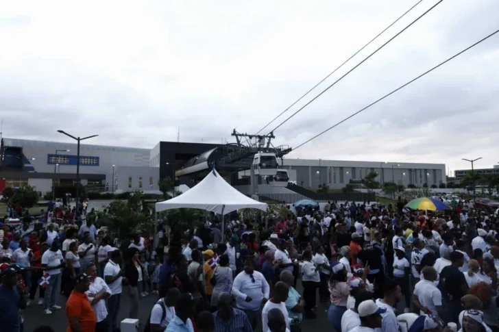 ¡Se aguó la fiesta! Lluvias obligan a suspender celebración artística por inauguración del Metro en Los Alcarrizos