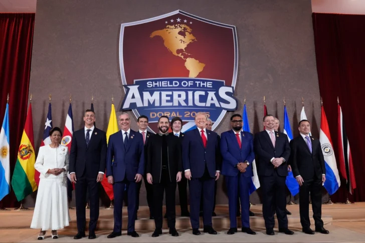 MPD critica “silencio cómplice” de presidentes en cumbre ante comentario de Trump sobre el español