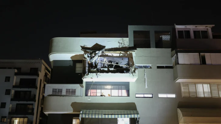 Ataque nocturno iraní deja dos muertos en Tel Aviv