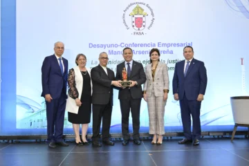 Henry Molina anuncia construcción de Ciudad Judicial y modernización del sistema en Santiago