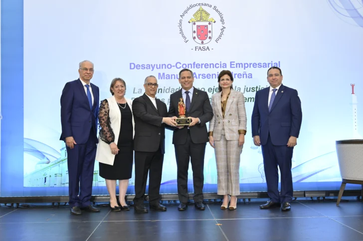 Henry Molina anuncia construcción de Ciudad Judicial y modernización del sistema en Santiago