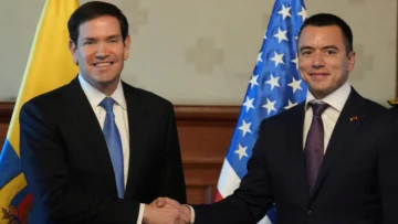 Ecuador expulsa al embajador de Cuba y a toda la misión diplomática