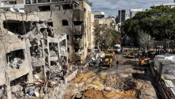 Irán desafía a Trump y promete vengar la muerte de Jamenei Irán desafía a Trump y promete vengar la muerte de Jamenei