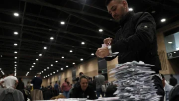 Colombia mira ya a las presidenciales tras unos comicios que consolidaron al partido de Petro en el Senado