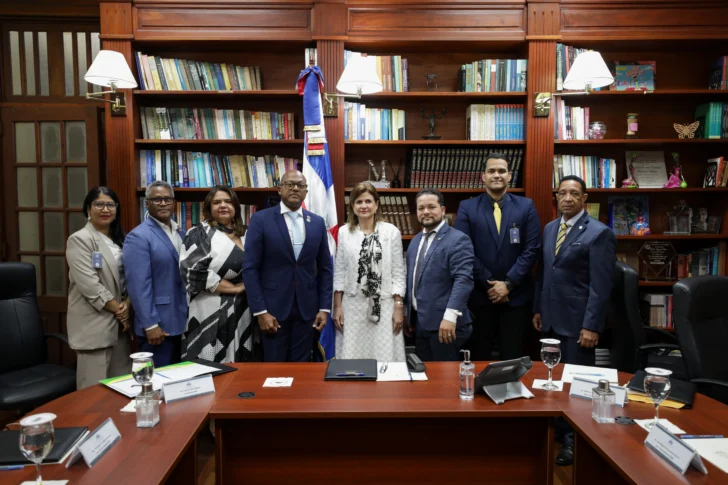 Presidente Colegio Médico valora disposición de vicepresidenta Peña a 'escuchar' sus 'inquietudes'