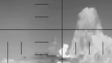 Submarino de EE.UU. hunde con un torpedo un buque de guerra iraní en el Índico; hay decenas de muertos y desaparecidos