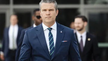 Irán enfrenta este martes el día “más intenso” de la ofensiva de EEUU, advierte Hegseth