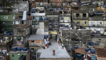 El encanto de la Rocinha: un trend viral con drones dispara el turismo en la favela