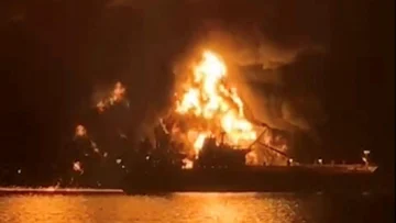 32 países acuerdan la mayor liberación de reservas de petróleo de la historia mientras varios buques son atacados en el estrecho de Ormuz