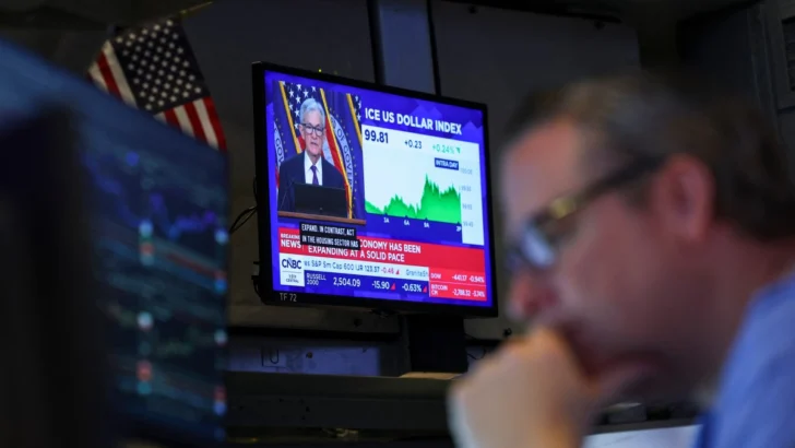Wall Street cierra en rojo tras la decisión de la Fed de mantener los tipos de interés