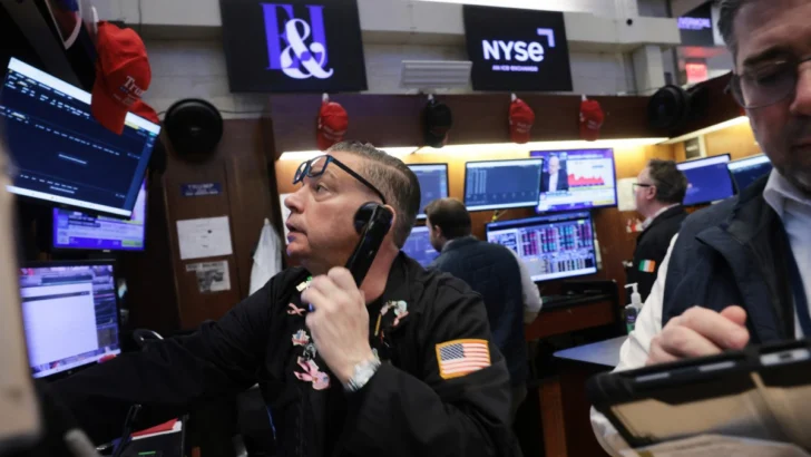 Wall Street termina la semana en rojo y el Dow Jones entra en territorio de corrección