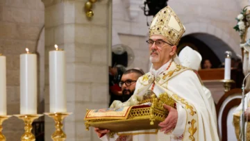 Policía israelí impide a los católicos de Jerusalén celebrar la misa del Domingo de Ramos en el Santo Sepulcro Policía israelí impide a los católicos de Jerusalén celebrar la misa del Domingo de Ramos en el Santo Sepulcro
