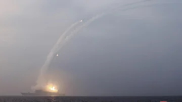 Corea del Norte dispara una decena de misiles al Mar Oriental; Seúl y Washington realizan ejercicios militares