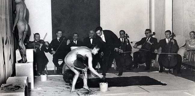 Historias tras la historia: silencio azul