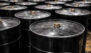 Trump anuncia suspensión temporal de sanciones petroleras para reducir precios del barril