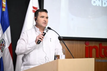 “Si existe en la Tierra, se necesita en el espacio”: El llamado de Catledge al talento dominicano “Si existe en la Tierra, se necesita en el espacio”: El llamado de Catledge al talento dominicano