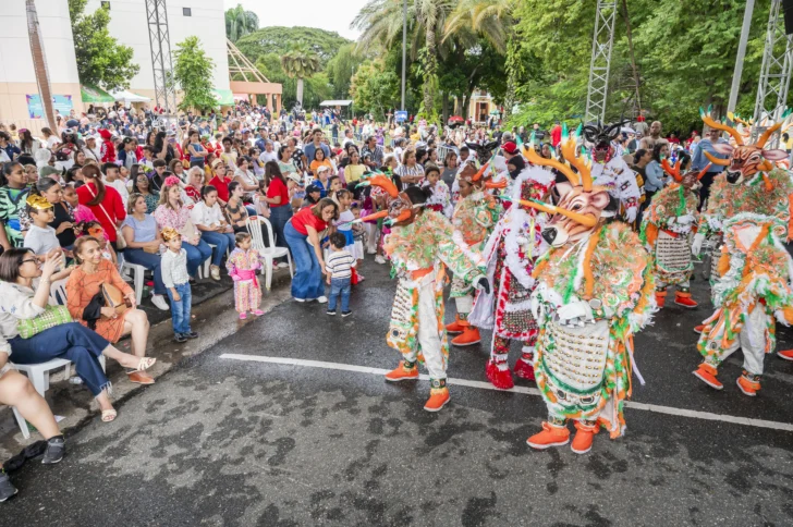 Centro León celebra la XXI Tarde de Carnaval con un tributo al folklorista Dagoberto Tejeda