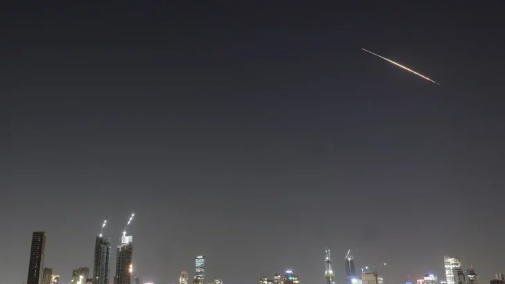 Ya son 12 días de ofensiva sobre Irán: Ormuz, el petróleo y una guerra sin fecha de fin