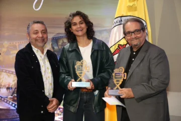 Diana Tejada recibe “Mejor Corto Interuniversitario” Diana Tejada recibe “Mejor Corto Interuniversitario”