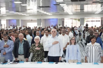 Educación capacita a personal sobre el nuevo Código Penal y Ley de Compras