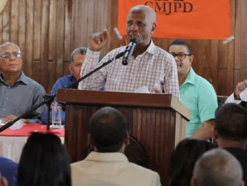 Frente Amplio rechaza contrarreforma laboral y llama a defender conquistas históricas de los trabajadores