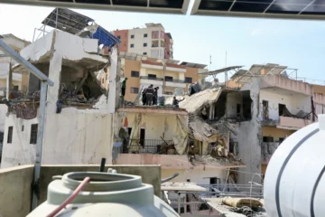 Al menos ocho muertos en un ataque israelí a un edificio a las afueras de Sidón, en Líbano Al menos ocho muertos en un ataque israelí a un edificio a las afueras de Sidón, en Líbano
