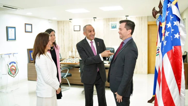 El nuevo director de la DEA en Santo Domingo es presentado a la DNCD