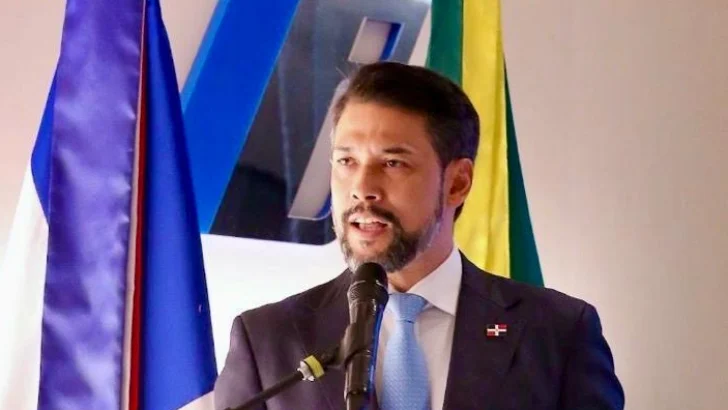 Embajador Robert Takata encabeza lanzamiento de The Diplomatic Magazine en Brasilia Embajador Robert Takata encabeza lanzamiento de The Diplomatic Magazine en Brasilia