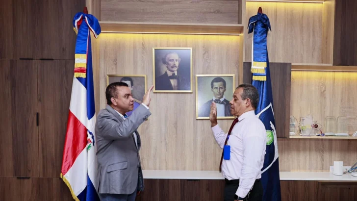 Designan nuevo director en el Hospital Marcelino Vélez Santana Designan nuevo director en el Hospital Marcelino Vélez Santana