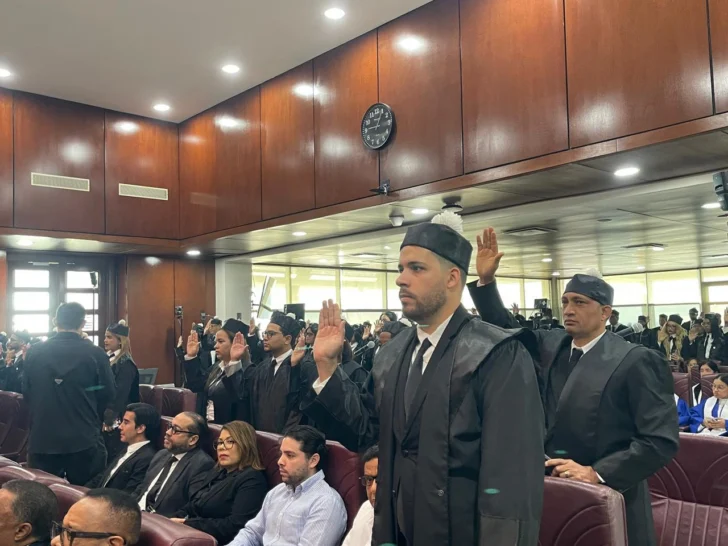 Juramentan-nueva-promocion-de-abogados-con-llamado-a-la-integridad-y-etica-profesional-1-728x546 Juramentan-nueva-promocion-de-abogados-con-llamado-a-la-integridad-y-etica-profesional-1-728x546