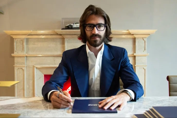 El heredero de EssilorLuxottica busca un acuerdo multimillonario para comprar hermanos