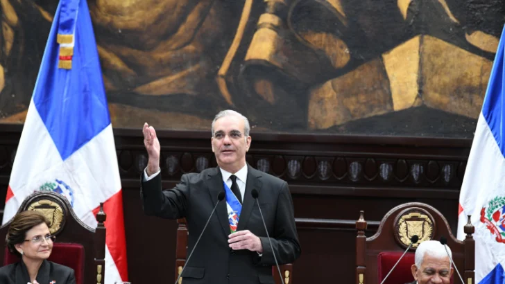 Abinader llama a la confianza y al sacrificio compartido ante situación económica Abinader llama a la confianza y al sacrificio compartido ante situación económica