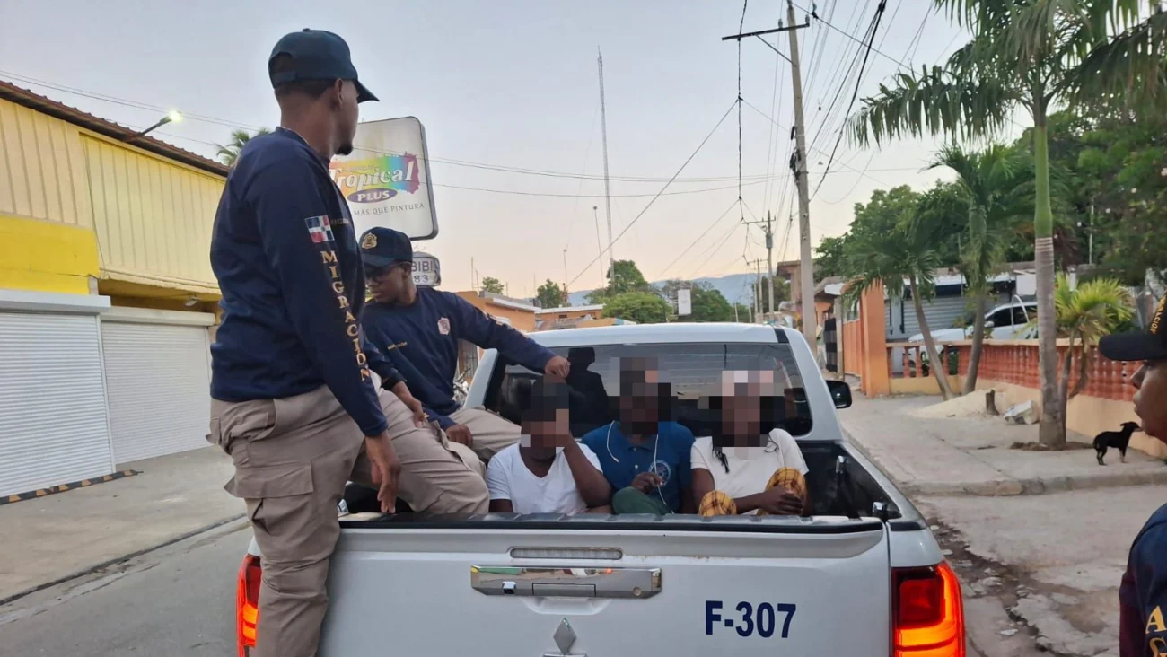 Migración detiene a más de 3 mil extranjeros indocumentados y deporta a  2,900 tras operativos en todo el país | Acento