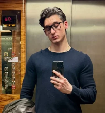 El cura más sexy de Italia colgó la sotana por el sexo: El cura más sexy de Italia colgó la sotana por el sexo: