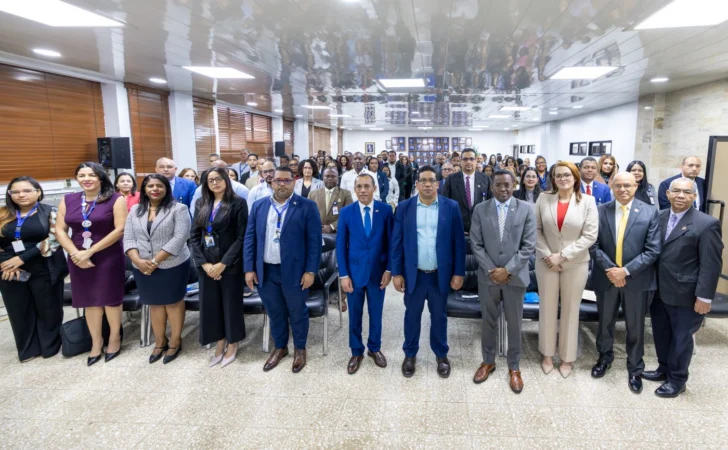 Pimentel llama a frenar recepción de bienes y servicios sin contratos registrados Pimentel llama a frenar recepción de bienes y servicios sin contratos registrados