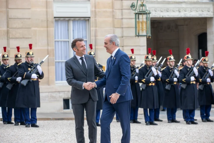 Reunion-de-Abinader-y-Macron-728x486