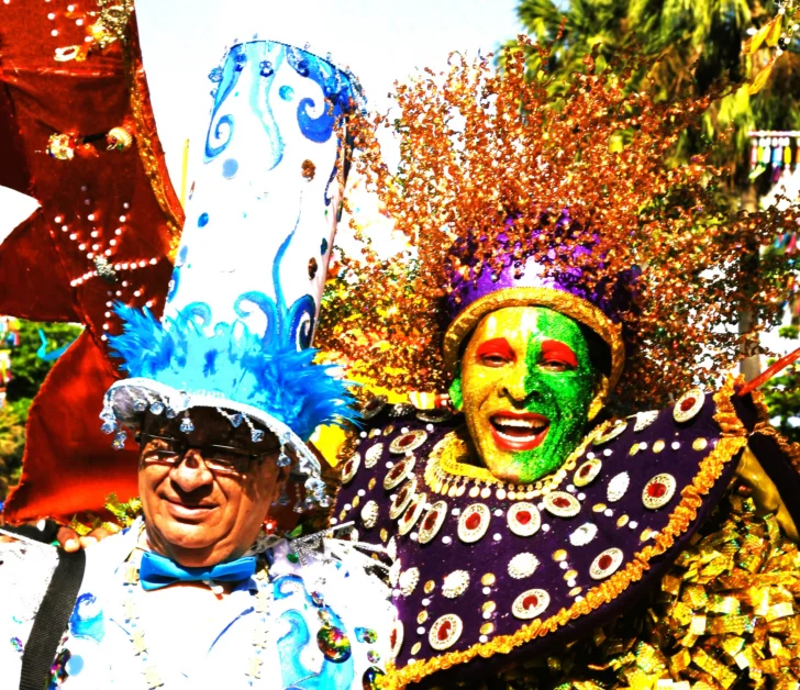 Rey-del-Carnaval-y-el-Sombrero-de-Calife-Foto-Mariano-728x628