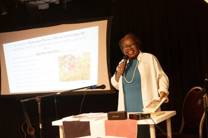 Líder social dominicana presenta en Alemania libro “Así fueron las cosas: Relatos costumbristas”