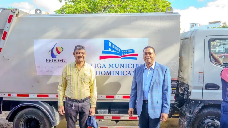 LMD apoya con recolección de residuos en Santo Domingo Oeste LMD apoya con recolección de residuos en Santo Domingo Oeste