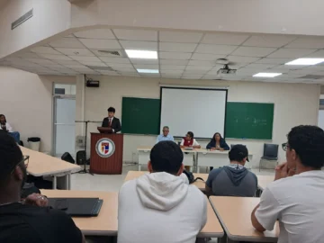 La PUCMM celebra panel por el 8 de marzo con lectura analítica del libro “Desde un costado de la (des)memoria”