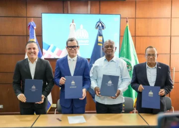 Portuaria y su sindicato de trabajadores firman pacto para fortalecer derechos laborales