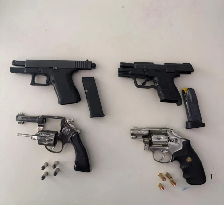 Policía reporta 16 detenidos e incautación de armas y drogas en operativos