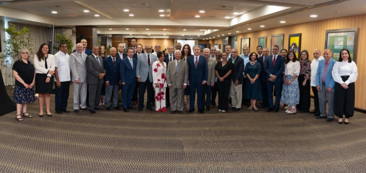 Directivos de medios y líderes de opinión 