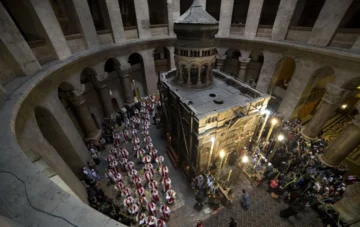 La Vía Dolorosa, recorrida cada año por miles de peregrinos, permanece bajo restricciones de seguridad. La Vía Dolorosa, recorrida cada año por miles de peregrinos, permanece bajo restricciones de seguridad.