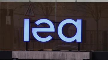 La Agencia Internacional de la Energía libera 400 millones de barriles de crudo, la mayor cifra de su historia