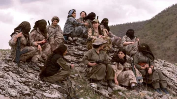 Las combatientes del batallón kurdo secreto exclusivamente femenino que 