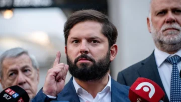 El cable chino de fibra óptica que rompió la transición de gobierno entre Boric y Kast en Chile (y por el que EE.UU. sancionó a funcionarios del país)